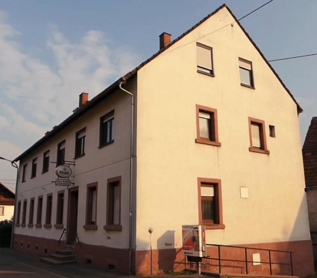 Gasthaus Zum Schloss Lemberg 外观 照片
